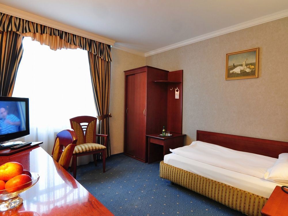 Lord - Airport Hotell 4*